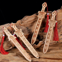 Pendentif en bois de pêche sculpté en cinabre, épée à sept étoiles, ornement de chambre, symbole de richesse et de bon augure, Feng Shui