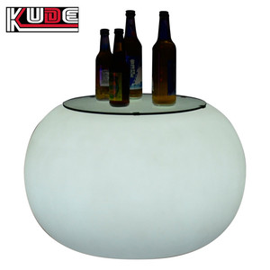 Table basse LED sphérique en forme de tambour, table lumineuse avec plateau en verre trempé, mobilier LED en plastique PE pour bar et salon, vente en gros - Product Image 4