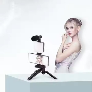 Kit de vlogging pour smartphone avec trépied, support de téléphone, mini microphone, éclairage LED, kit de démarrage pour TikTok, diffusion en direct, vidéo <span class=keywords><strong>YouTube</strong></span> - Product Image 6