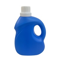 Bouteille en plastique liquide carrée mate HDPE de 2 L avec poignée latérale, prise en main ergonomique, pour produits chimiques et eau, couleur personnalisée, bouteille vide