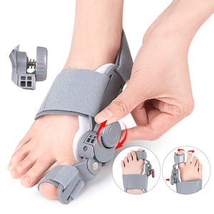 <span class=keywords><strong>Orthèse</strong></span> correctrice <span class=keywords><strong>pour</strong></span> <span class=keywords><strong>hallux</strong></span> <span class=keywords><strong>valgus</strong></span>, séparateur d'orteils réglable avec bouton rotatif, attelle douce anti-frottement <span class=keywords><strong>pour</strong></span> usage <span class=keywords><strong>jour</strong></span> et nuit - Product Image 4