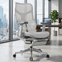 Chaise de bureau ergonomique en maille pivotante avec accoudoirs, base chromée et roulettes pour le bureau à domicile