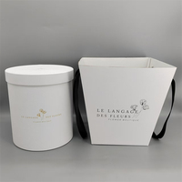 Boîtes en carton ondulé recyclé blanc pour l'industrie florale, emballage cadeau en carton, revêtement UV, gaufrage, logo personnalisé, finition mate