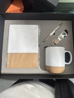 Ensemble cadeau d'affaires écologique en liège : carnet, tasse en céramique, stylo, porte-clés avec boîte cadeau, logo personnalisé pour la promotion d'entreprise