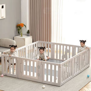 Mini <span class=keywords><strong>parc</strong></span> pour <span class=keywords><strong>bébé</strong></span> pliable rose rectangulaire d'<span class=keywords><strong>occasion</strong></span> gris de Dubaï avec aire de jeux - Product Image 1