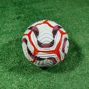 Ballon de football de taille officielle 5 en cuir PU de haute qualité 2026 pour entraînement en salle et en extérieur - Product Image 2