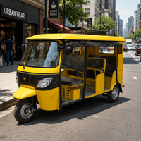 Tuk-tuk à essence pour passagers, tricycle à 3 roues avec toit entièrement couvert, porte-bagages et roue de secours pour le transport en taxi urbain