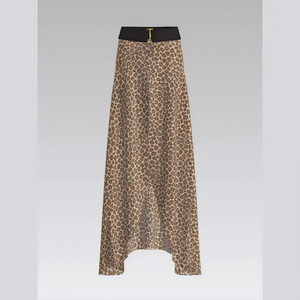 Sarong de plage fluide à imprimé léopard pour femme, prêt pour les vacances, avec boucle dorée de luxe pour un passage fluide de la plage au bord de la piscine - Product Image 1