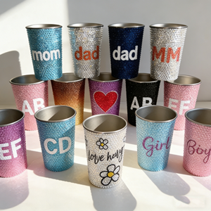 Gobelet à bière rouge en acier inoxydable 304 à paroi simple de 12 oz, avec logo gravé au laser et strass incrustés, idéal pour les fêtes - Product Image 1