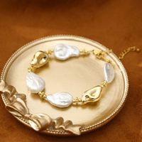 Collier et bracelet en perles d'eau douce baroques avec fermoir OT, bijoux exquis au design goutte d'eau pour un usage quotidien et des occasions spéciales
