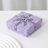 Boîte à bijoux violette personnalisée avec impression botanique pour collier, bracelet et autres bijoux, emballage élégant en papier