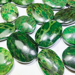 Pierre de palmier émeraude de haute qualité en gros pour la décoration intérieure et les décorations Feng Shui – Accessoire élégant - Product Image 5