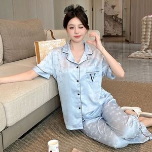 Conjunto de <span class=keywords><strong>Pijamas</strong></span> Navideños de Algodón para <span class=keywords><strong>Mujer</strong></span>, Elegante y Sexy, con Estampado de Seda, Pantalones de Satén, Talla Grande, Venta al por Mayor - Product Image 2