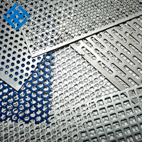 Maille perforée en aluminium décorative rouge de filet de feuille de panneaux de plafond de maille en métal pour la conception intérieure artistique