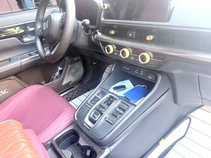 <span class=keywords><strong>Honda</strong></span> <span class=keywords><strong>CRV</strong></span> E:HEV Sport 2023, Versión Inteligente 2WD, Bajo Kilometraje, Excelente Estado, Motor Híbrido de Bajo Consumo, SUV Usada - Product Image 4