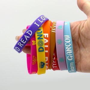 Pulsera Deportiva de Silicona Personalizada con Logotipo, para Actividades Promocionales, a Precio Económico - Product Image 1