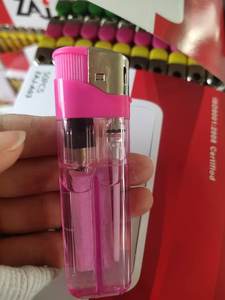 Briquet électrique Baida au gaz au design moderne 2026 ISO9994, rechargeable, portable, coupe-vent, pour fumer, le camping et les cadeaux, vente en gros - Product Image 4