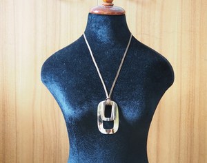 Collar de Búfalo Hecho a Mano para Mujer, Joyería de Cuerno Natural, Diseño Artesanal Único, Accesorio de Moda Elegante, Regalo Perfecto - Product Image 4