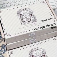 Boîte d'expédition ondulée de luxe à imprimé rétro vintage, avec logo personnalisé, en carton blanc élégant, emballage artisanal style Instagram pour