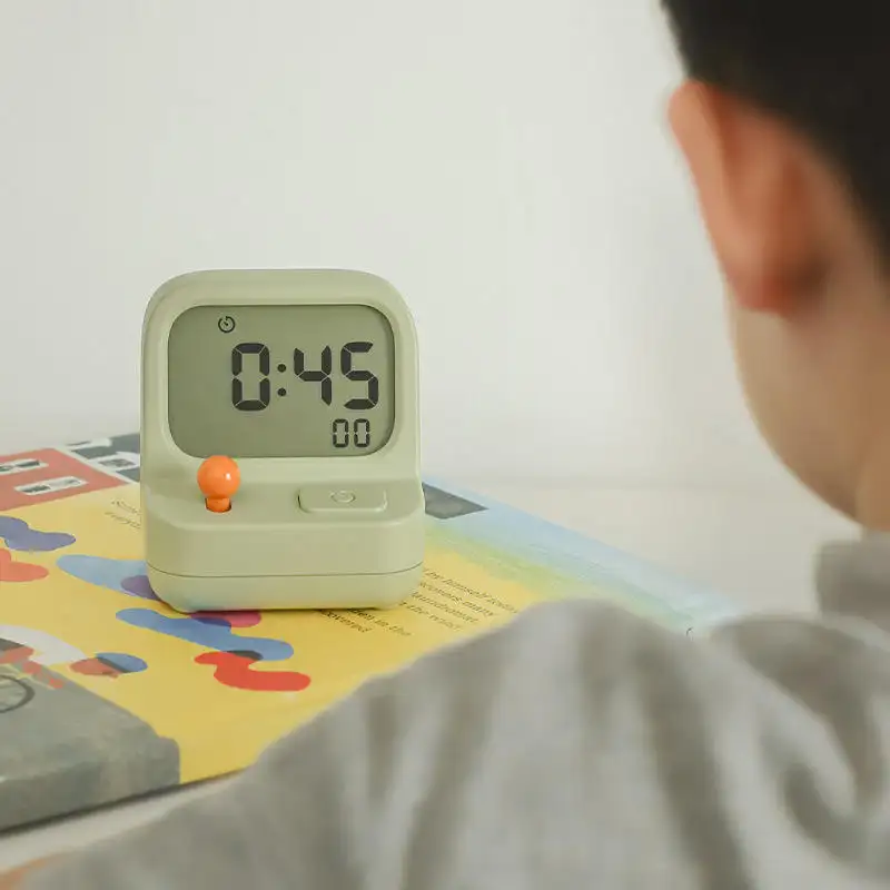 Hbk jogo de menino engraçado, máquina despertador relógio criativo nostálgico dormitório soneca relógio integrado para estudantes