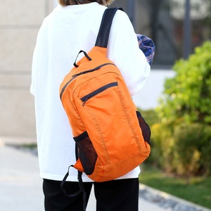 Mochila plegable para exteriores, bolsa de viaje deportiva ligera, color azul grisáceo, compatible con bolsas de viaje de 15 pulgadas - Product Image 2