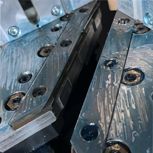 เครื่องเชื่อม CNC 4หัวแบบไร้รอยต่อเครื่องเชื่อมหน้าต่างพีวีซีอัตโนมัติเต็มรูปแบบ - Product Image 6