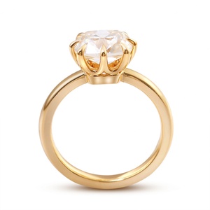 แหวนแต่งงานทองคำแท้ 14K สีเหลือง ประดับเพชรโมอิสซาไนต์ 2.5 กะรัต เกรด VVS สำหรับผู้หญิง พร้อมใบรับรอง - Product Image 4