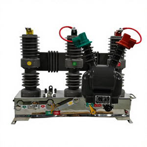 Disjoncteur à vide triphasé ZW32 à colonne primaire et secondaire, capacité de coupure 10kA, 50/60Hz, extérieur, moyenne et haute tension - Product Image 1