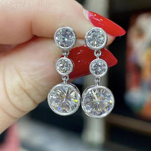 Orecchini Pendenti E3434 in Oro Bianco con Cristalli e Strass, Gioielli da Sposa Classici per Donna - Product Image 3