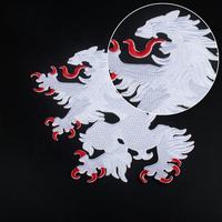 Services de broderie à la main avec découpe à chaud, conception personnalisée de logo de dragon, patchs brodés pour vêtements