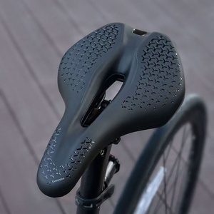 <span class=keywords><strong>Selle</strong></span> <span class=keywords><strong>de</strong></span> vélo ergonomique avec coussin en mousse absorbant les chocs, réduit les douleurs aux fesses pour les cyclistes <span class=keywords><strong>de</strong></span> VTT et <span class=keywords><strong>de</strong></span> <span class=keywords><strong>route</strong></span> - Product Image 6