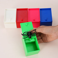 Broma Spider Scare Bug Box Estuche oculto Truco Juego Broma PARA EL Día DE LOS Inocentes Gag Juguetes Regalos de Halloween