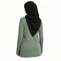 Tunique de sport modeste OEM personnalisée à manches longues, compatible hijab, avec trous pour les pouces, poches, séchage rapide, vêtements de sport modestes