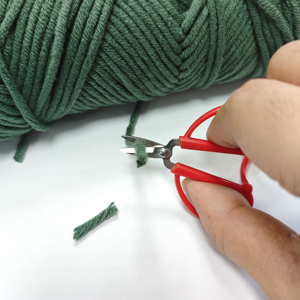 Mini Forbici Tascabili di Sicurezza, Forbici Affilate Super Snips, Forbici Piccole con Copertura in Silicone per Quilting e Lavori Artigianali - Product Image 5