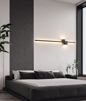Nouvelle applique murale linéaire minimaliste, style nordique populaire, applique murale LED moderne et simple, éclairage mural à grille pour salon