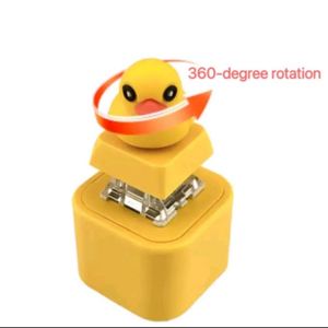 En gros, interrupteur de clavier en plastique, porte-clés canard jaune de dessin animé, jouet sonore pour mousquetons promotionnels, testeur d'axe de capuchon de clavier - Product Image 1