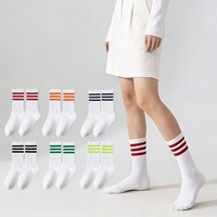Chaussettes de sport mi-mollet pour femme, en polycoton, rayées, absorbantes, décontractées, tendance, pour le commerce transfrontalier, à aiguille simple