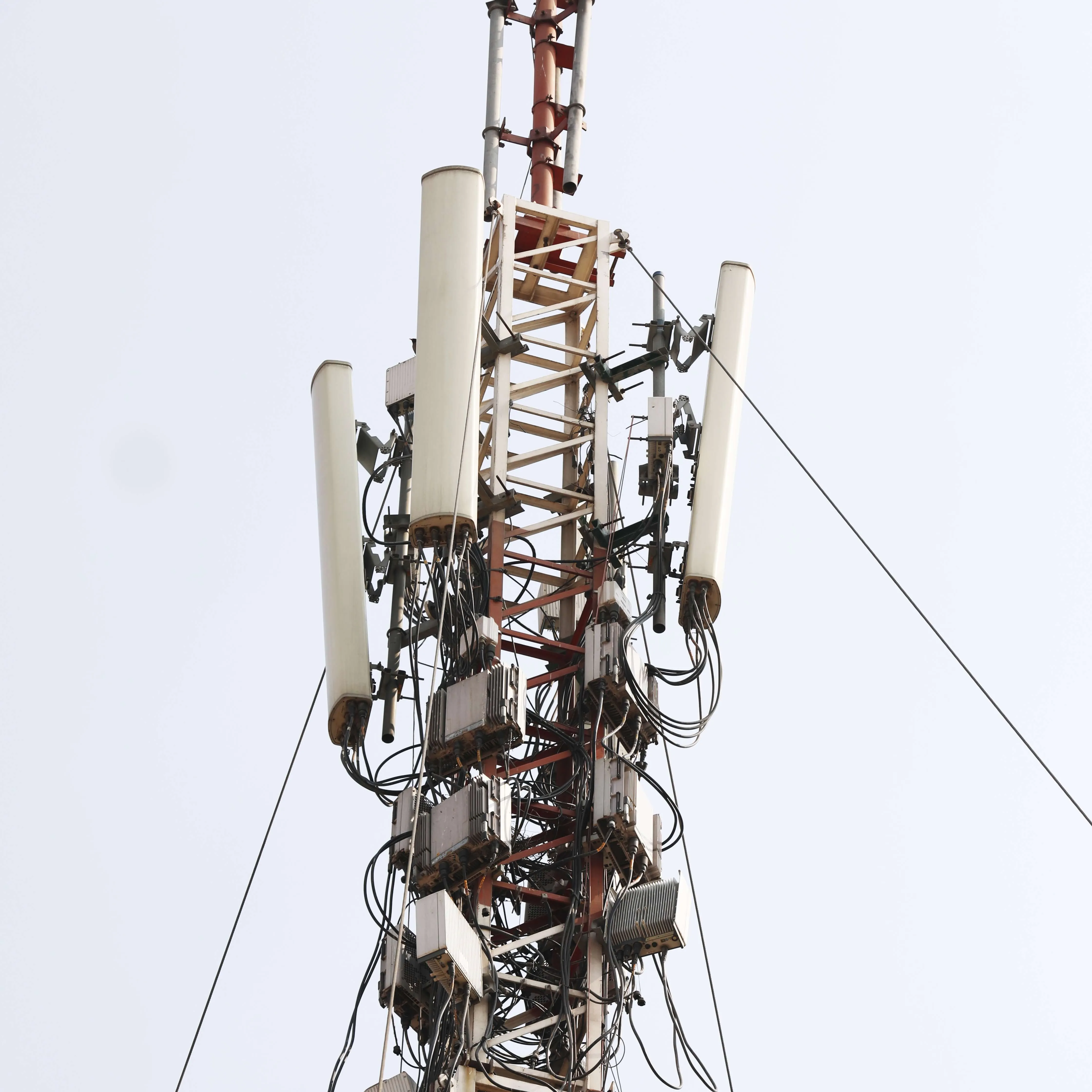 Üretici tedarikçi desteği 30 40 45 50 M metre açısal telekom radyo çelik mikrodalga kendini destekleyen Gsm anten kulesi