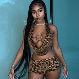 PEEQI 32852SBY Nuovo Completo Estivo 2026 da Donna Due Pezzi: Top Halter con Lacci e Shorts in Pelo Stampa Leopardata - Product Image 1