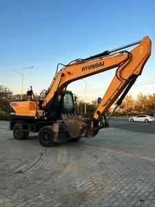 Excavatrice sur pneus d'occasion haute performance HYUNDAI, excavatrice sur pneus HYUNDAI 210WVS d'occasion à bon prix - Product Image 2