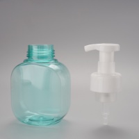 Disesuaikan botol plastik 300mL dengan pompa berbusa dispenser sabun tangan untuk sampo sabun cair di kamar mandi