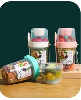 Petit déjeuner en plastique enfants Snack nuit avoine tasses yaourt conteneur avec poignée cuillère vinaigrette conteneur salade shaker tasse