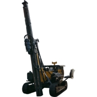 Machine de forage diesel-hydraulique de haute qualité pour piquetage rapide de PV, adaptée à divers projets solaires, dotée d'un moteur, d'une pompe et d'un moteur principal.