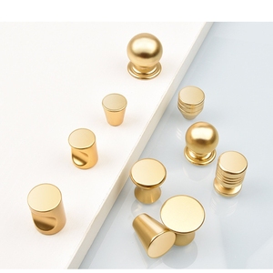 Tiradores y Manijas Modernos de Aluminio para Muebles de Cocina, Sala de Estar, Centro Comercial y Villa - Diseño Sostenible de Empujar y Tirar - Product Image 1