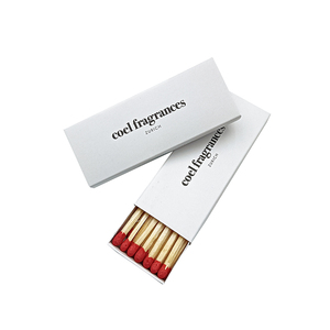 Bougies colorées de qualité supérieure assorties dans des boîtes extérieures rigides Coffrets cadeaux avec logo en relief personnalisés pour allumettes - Product Image 4