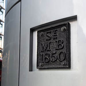 Plaque de signalisation pour bâtiment - Plaque nominative professionnelle en laiton pour la guidage dans le hall d'accueil - Product Image 4