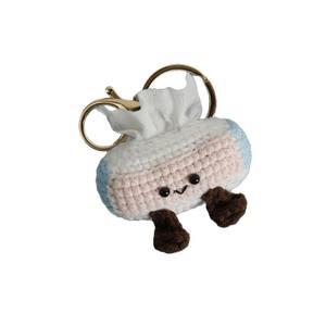 Mini llavero de caja de pañuelos de ganchillo hecho a mano - Product Image 5