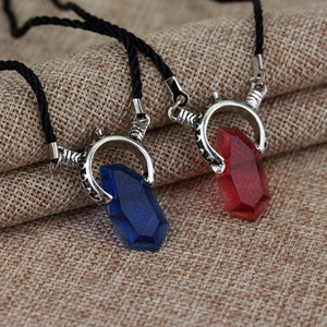 Collana con Ciondolo Stile Anime <span class=keywords><strong>Devil</strong></span> May Cry 5 Dante con Catena in Corda e Cristallo in Lega di Zinco per Bambini - Product Image 4
