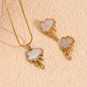 أقراط سحابة من الفولاذ المقاوم للصدأ 18 قيراط من الذهب للنساء وصلت حديثًا من <span class=keywords><strong>Yiwu</strong></span> DAICY - Product Image 4