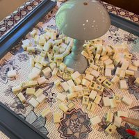 Précommande en gros : Ensemble de tuiles de mahjong américain en acrylique à 2 couches, blanc crème, gravé et imprimé UV, 160 tuiles, motif floral de luxe, OEM